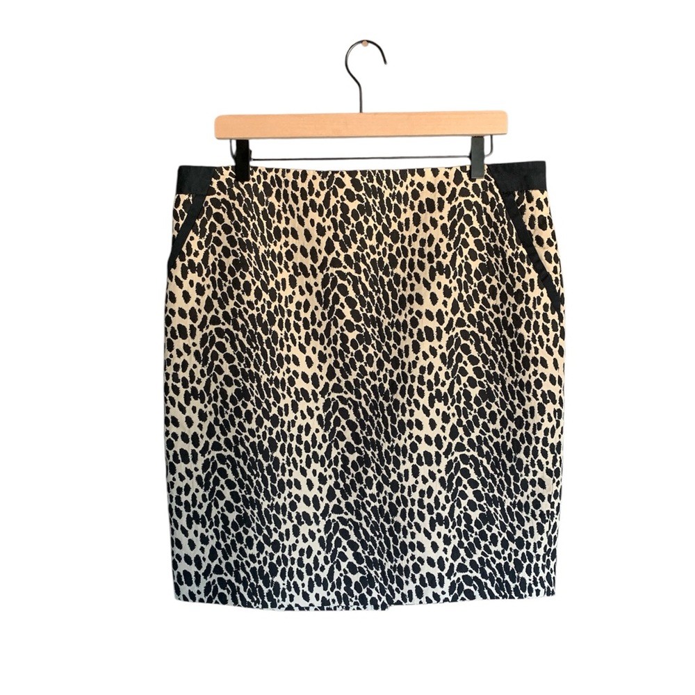Outback Red animal print skirt size 14 office business travel meeting